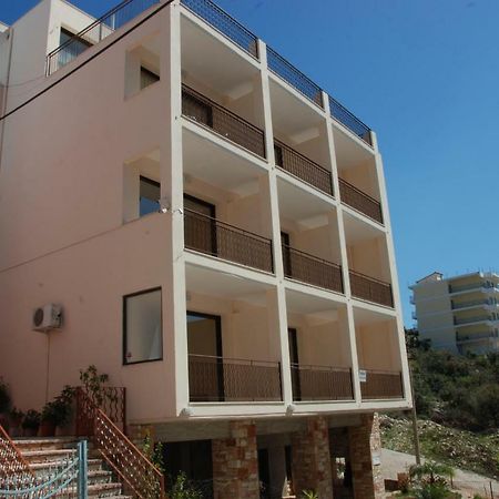 Nikos Hotel And Apartments Sarande Bagian luar foto