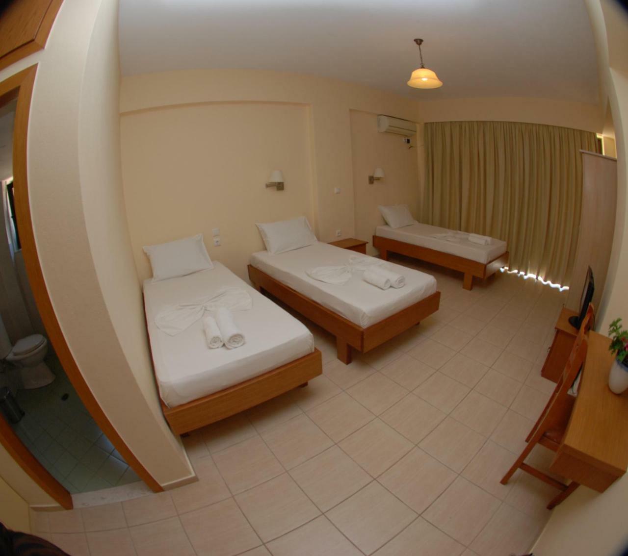Nikos Hotel And Apartments Sarande Bagian luar foto
