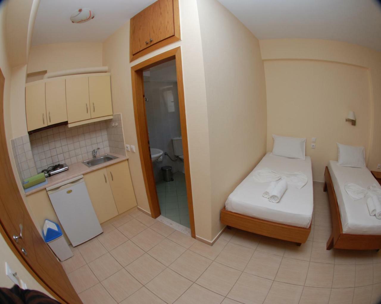 Nikos Hotel And Apartments Sarande Bagian luar foto