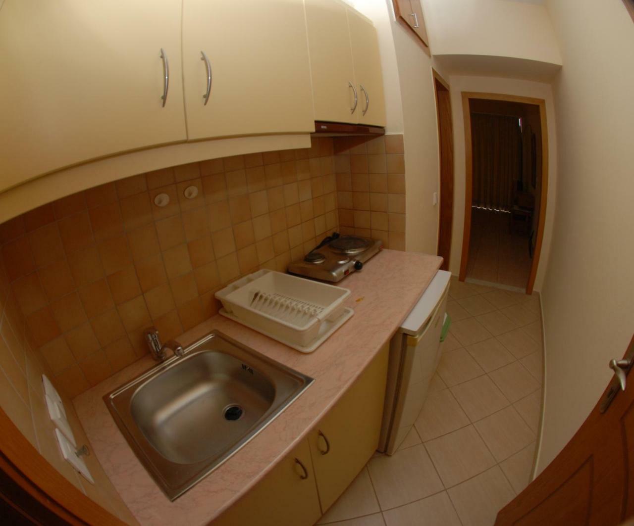 Nikos Hotel And Apartments Sarande Bagian luar foto